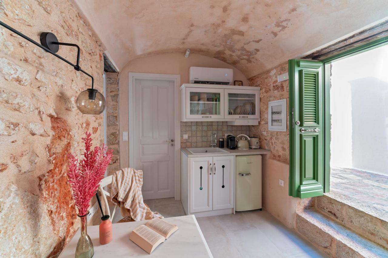 Muse Clio Vila Chalki Town Exterior foto