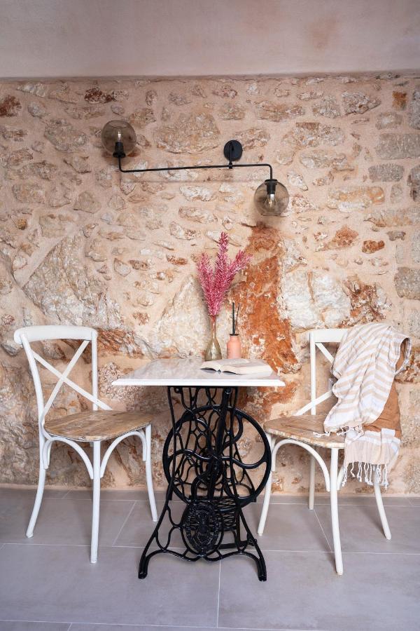Muse Clio Vila Chalki Town Exterior foto